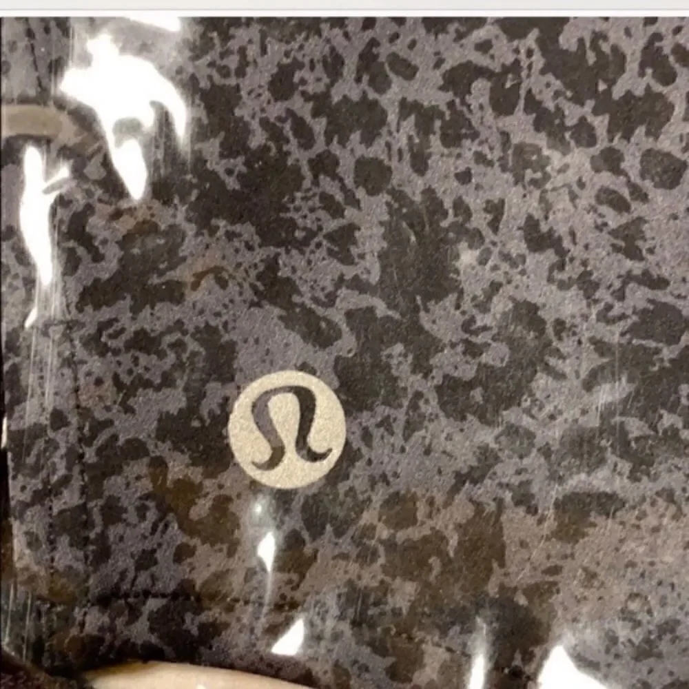 Lululemon Athletica Double Strap Face Mask — DGGB